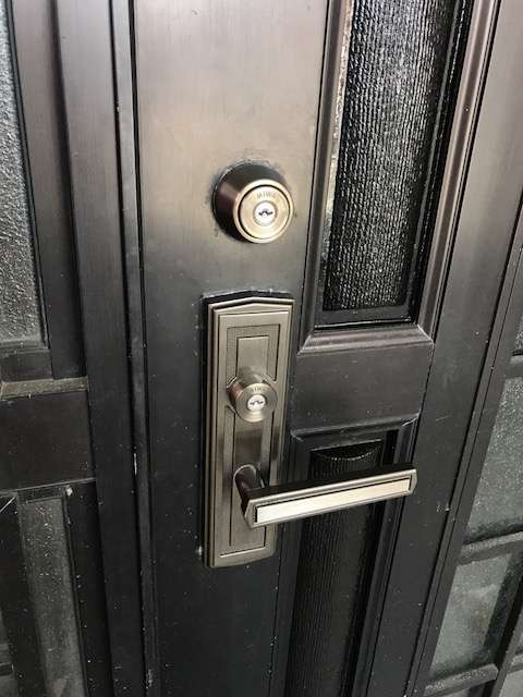 YKK玄関ドア　鍵交換