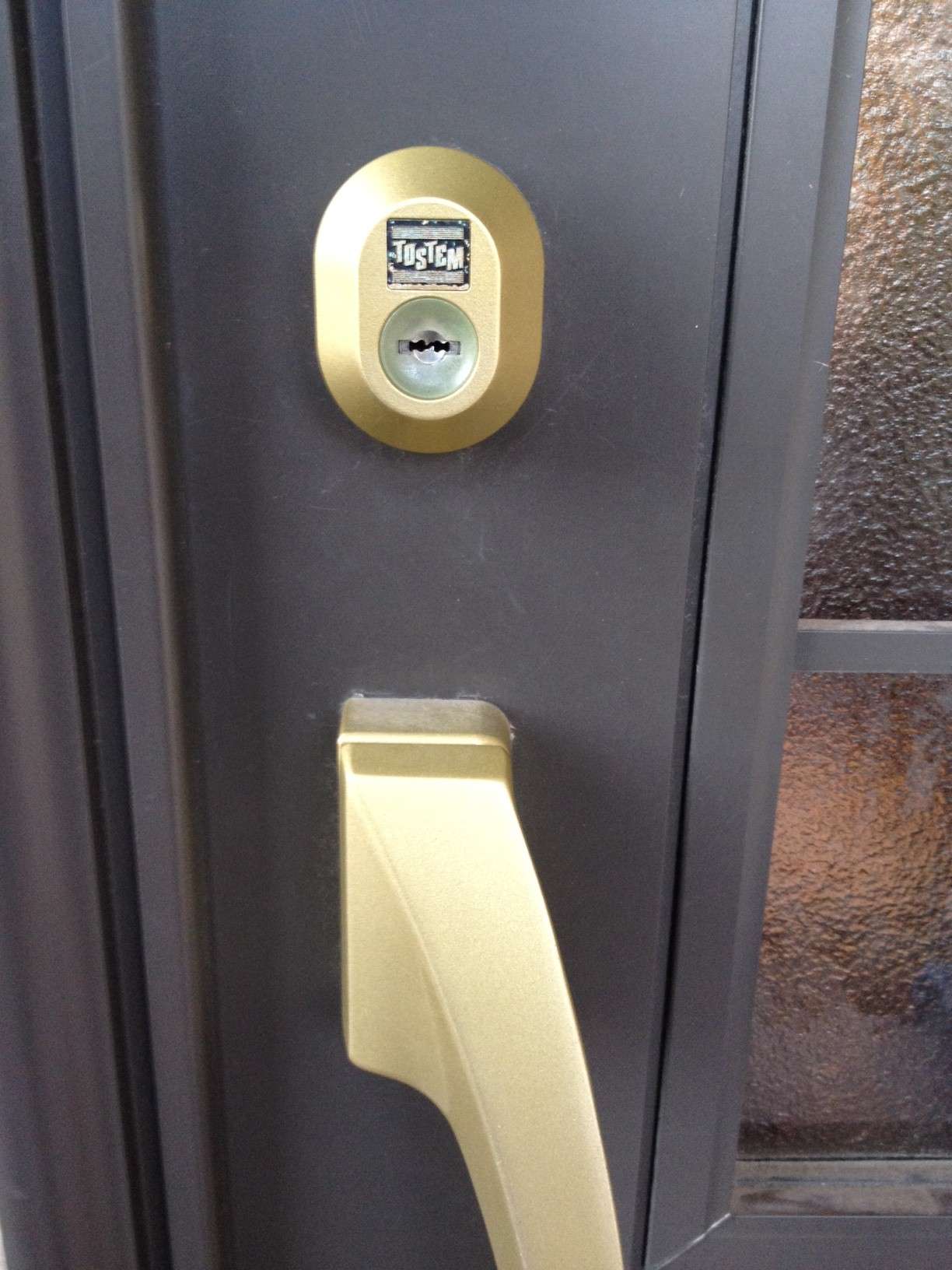 トステム　玄関ドア　鍵交換